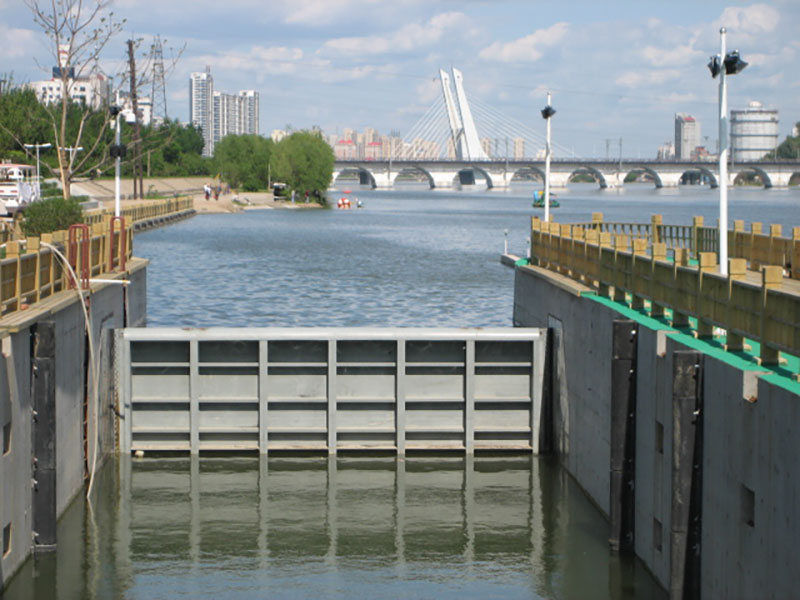 撫順將軍壩人字門鋼壩船閘